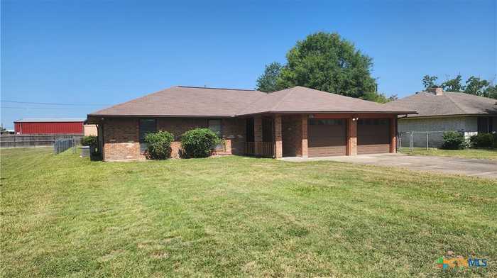 photo 2: 307 Pheasant Drive, Victoria TX 77905