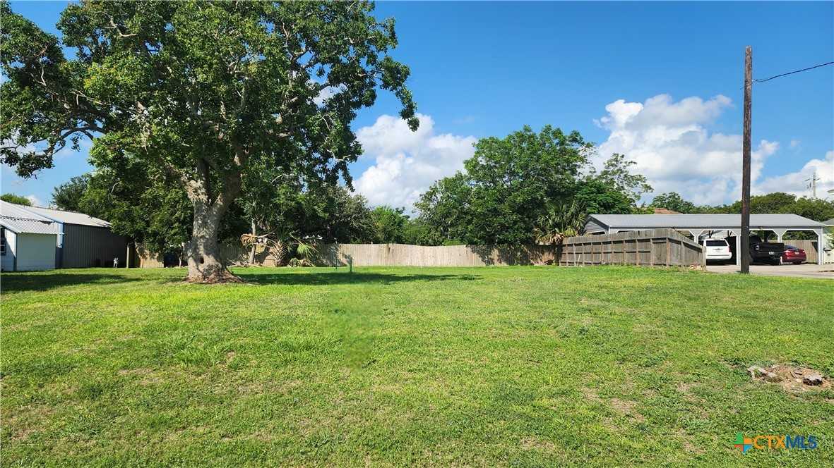 photo 2: Lot 3 Commerce, Port Lavaca TX 77979