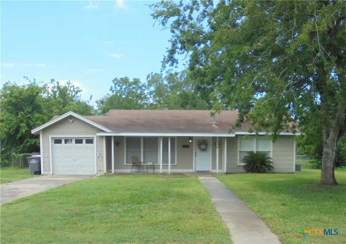 photo 1: 906 Melrose Avenue, Victoria TX 77901