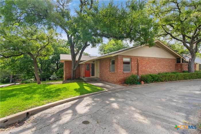 photo 1: 701 Live Oak Street, Gatesville TX 76528