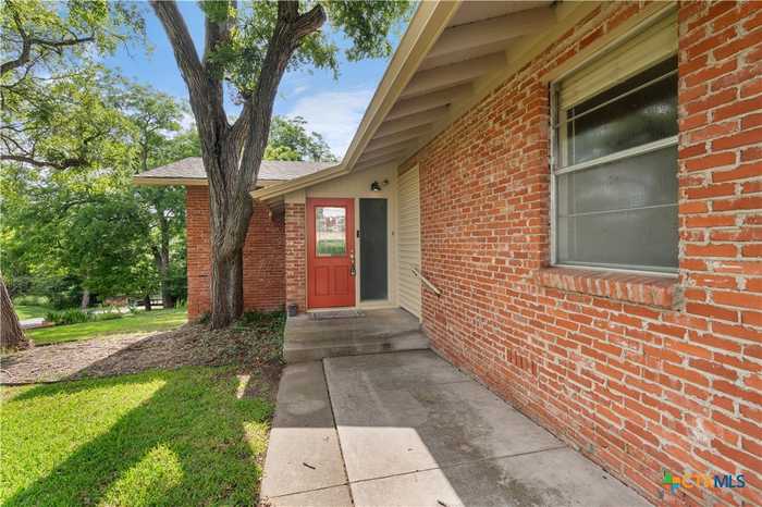 photo 2: 701 Live Oak Street, Gatesville TX 76528