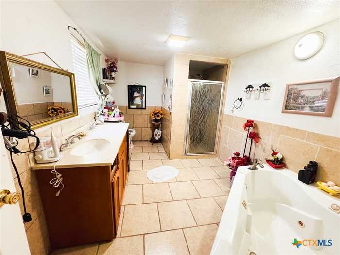 photo 2: 109 N Lovers Lane, Gatesville TX 76528