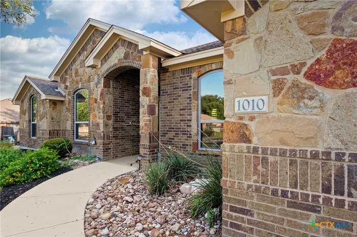 photo 1: 1010 Ridgeoak Drive, Belton TX 76513