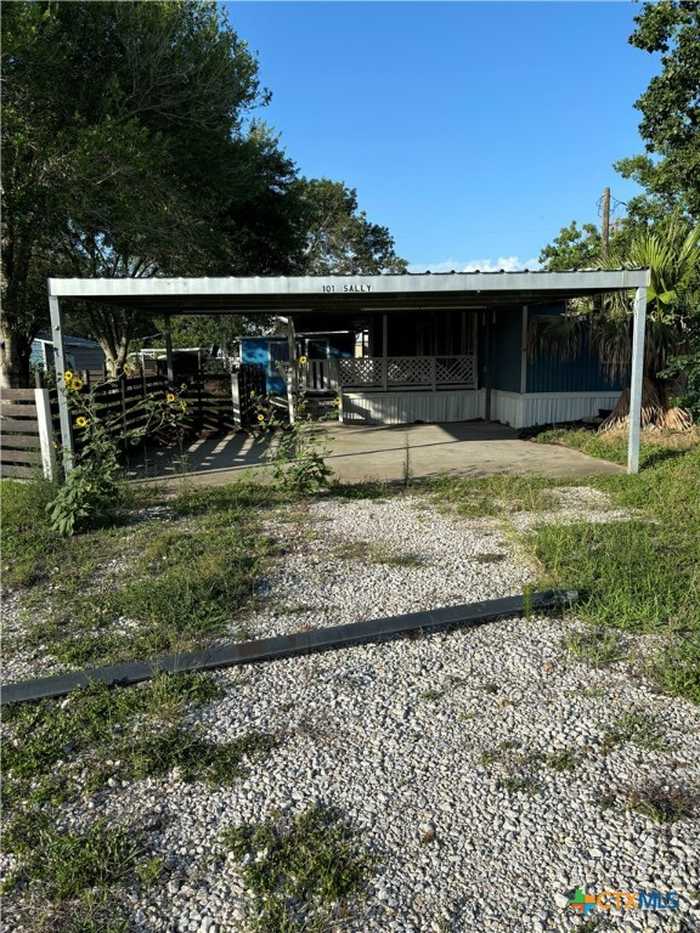 photo 2: 101 Sally Street, Port Lavaca TX 77979