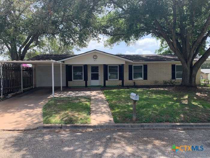 photo 1: 821 S Welhausen Avenue, Shiner TX 77984