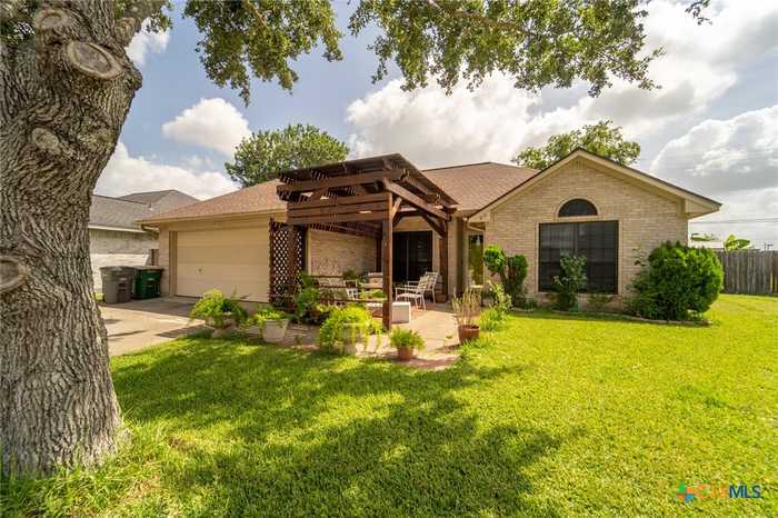 photo 1: 215 Sunset Drive, Victoria TX 77901