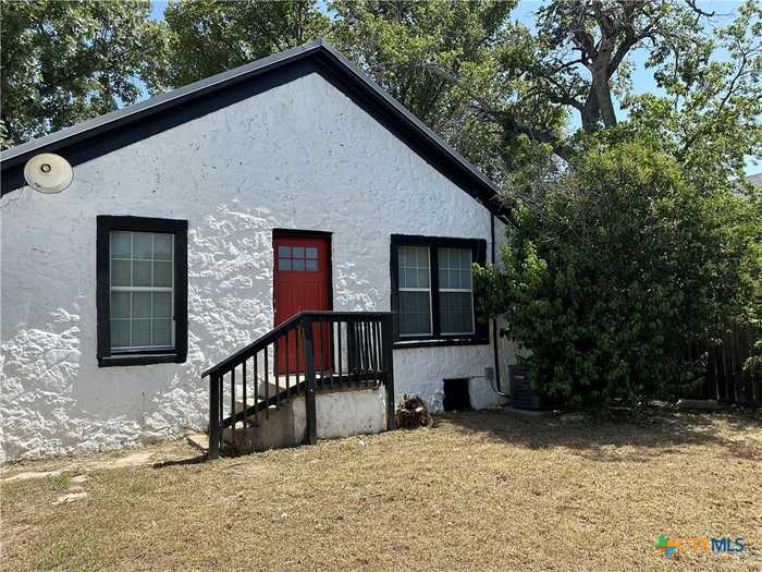 photo 2: 1500 E Main Street, Gatesville TX 76528