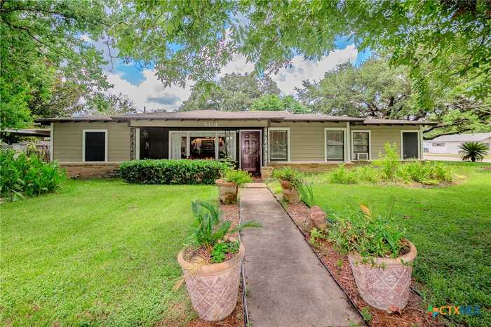 photo 1: 804 Lawndale Avenue, Victoria TX 77901