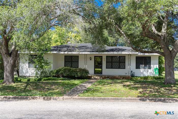 photo 1: 604 S Saint Ludmila Street, Shiner TX 77984