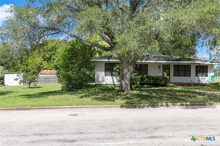 photo 2: 604 S Saint Ludmila Street, Shiner TX 77984