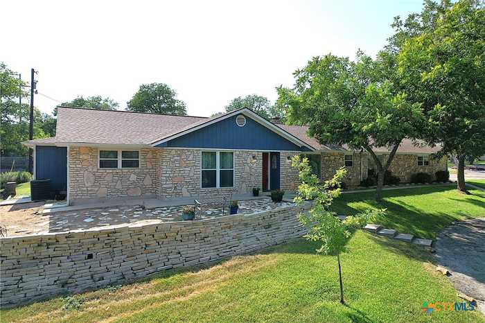 photo 1: 737 Estate Drive, Belton TX 76513