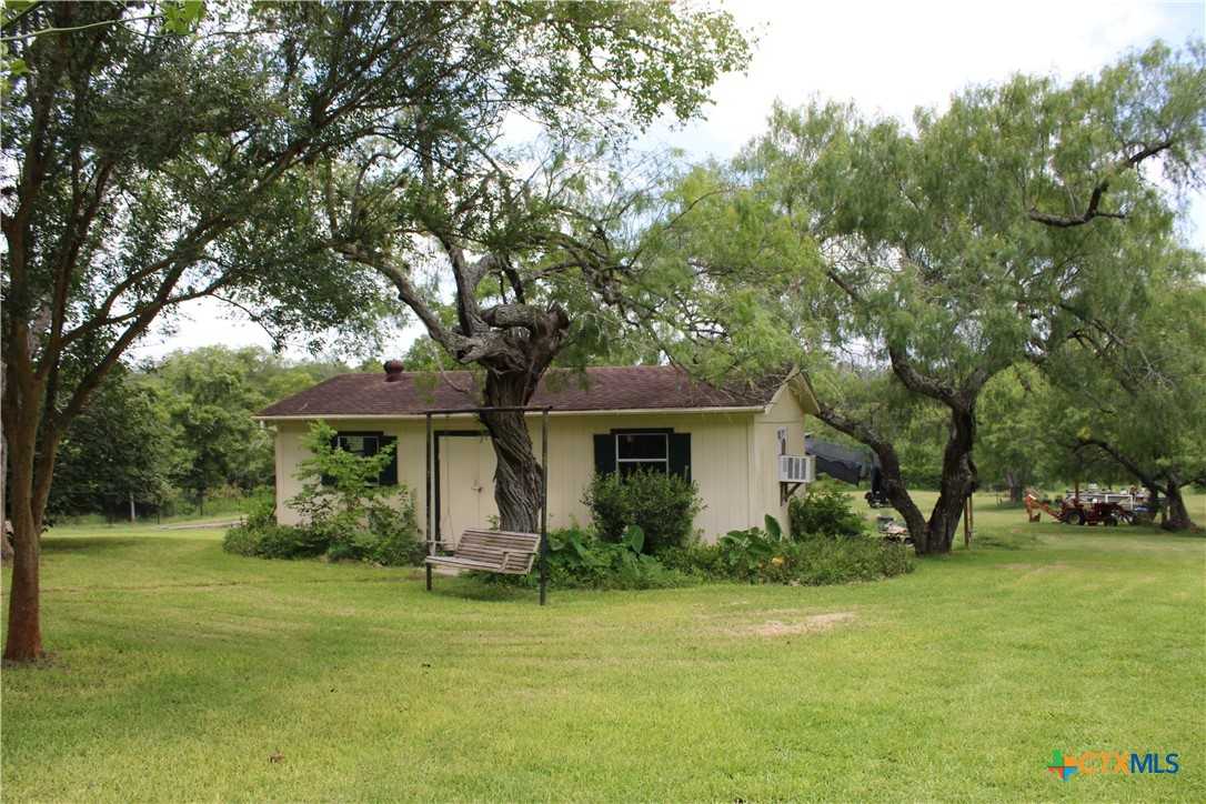 photo 2: 108 Camino Drive, Victoria TX 77905