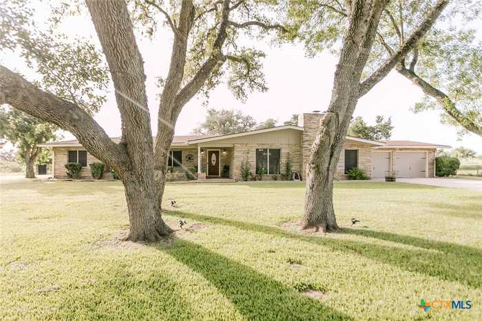 photo 2: 291 N Mesquite Drive, Victoria TX 77905