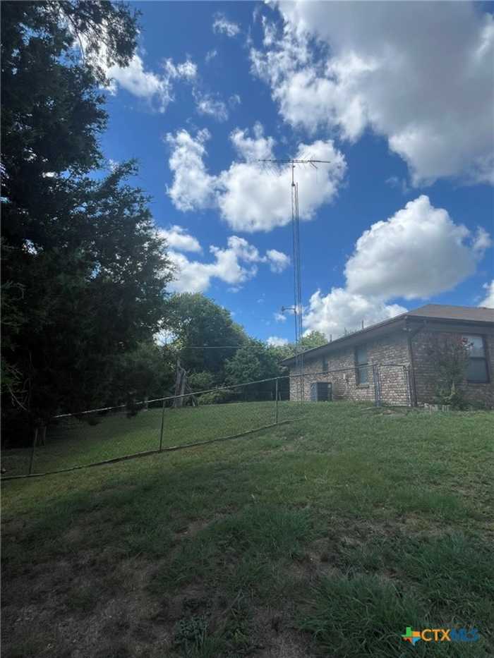 photo 2: 104 County Road 4881, Copperas Cove TX 76522