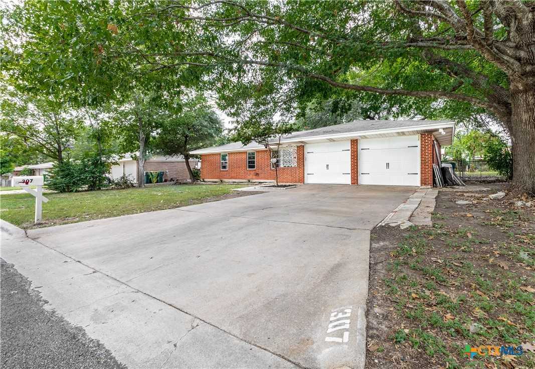 photo 3: 307 Greenbriar Street, Belton TX 76513