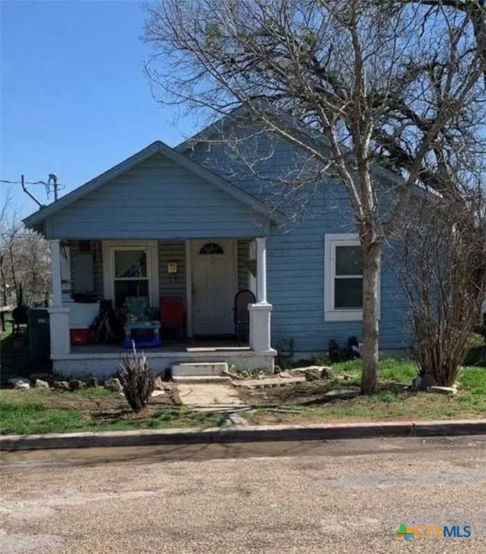 photo 1: 306 N 11th Street, Gatesville TX 76528