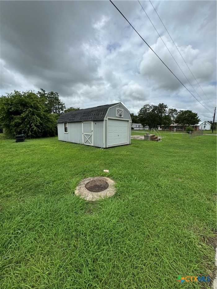 photo 2: 1506 Holloman Drive, Port Lavaca TX 77979