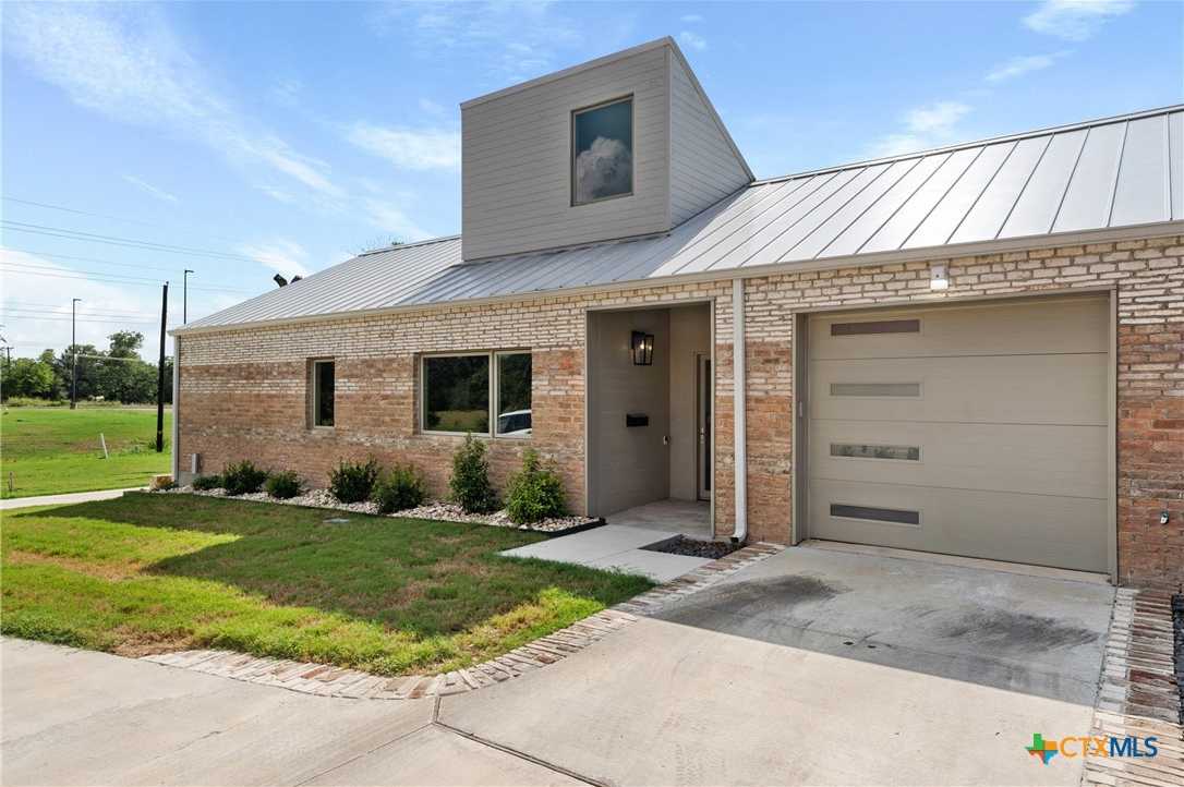 photo 1: 2819 Estate Drive, Belton TX 76513