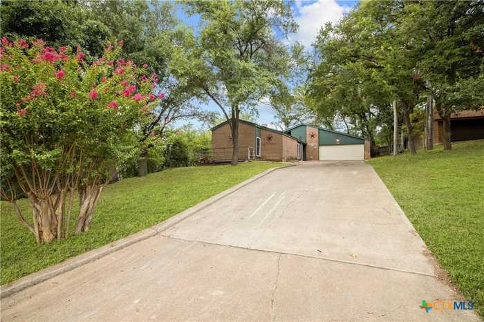 photo 1: 4006 Robinhood Drive, Temple TX 76502