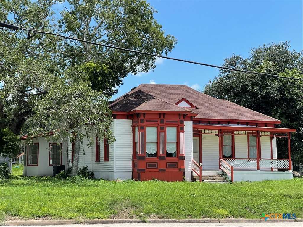 photo 1: 349 & 351 N Jefferson Street, Goliad TX 77963