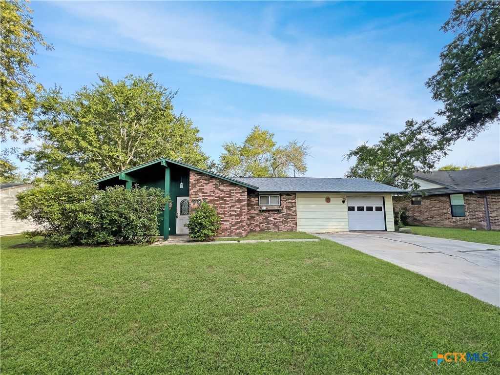 photo 1: 708 Ridgemont Lane, Gonzales TX 78629