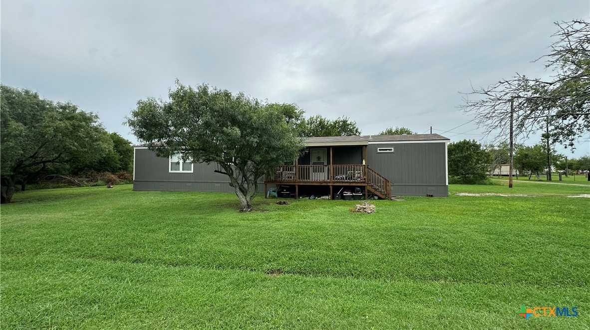 photo 3: 112 E Toledo Street, Seadrift TX 77983