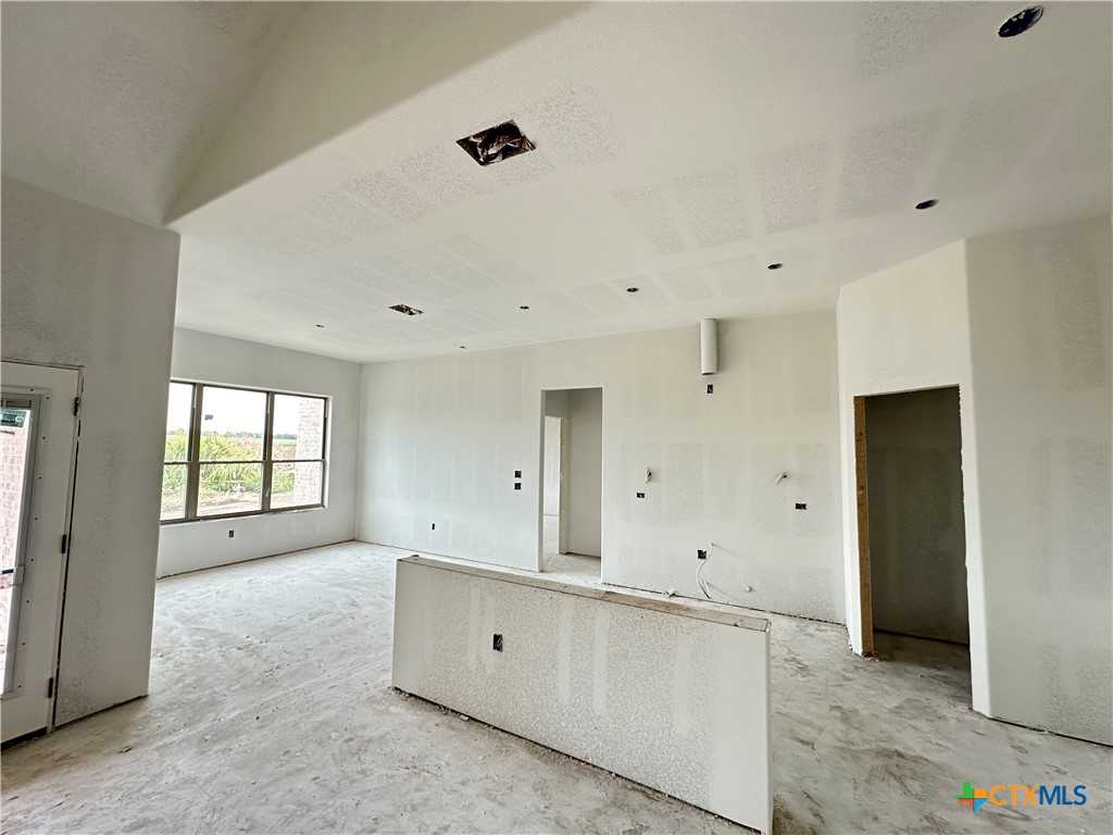 photo 3: 1031 Alice Circle, Temple TX 76502