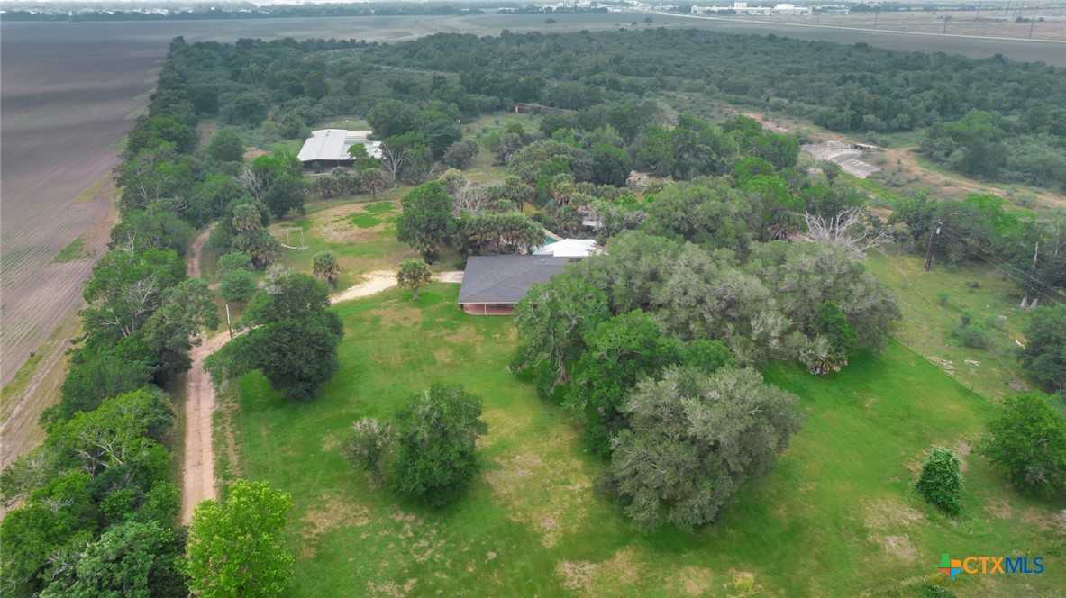 photo 2: 5510 Lone Tree Road, Victoria TX 77901