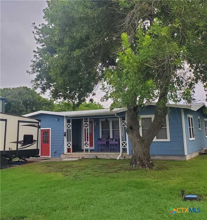 photo 1: 802 W Washington Avenue, Seadrift TX 77983