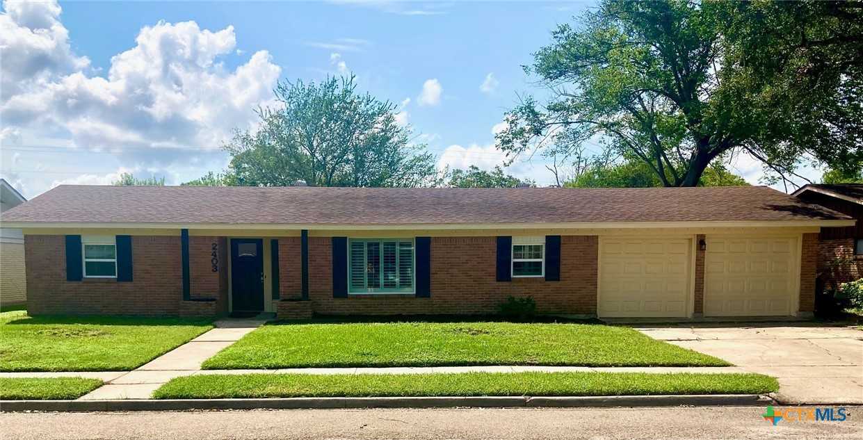 photo 1: 2403 E Locust Avenue, Victoria TX 77901