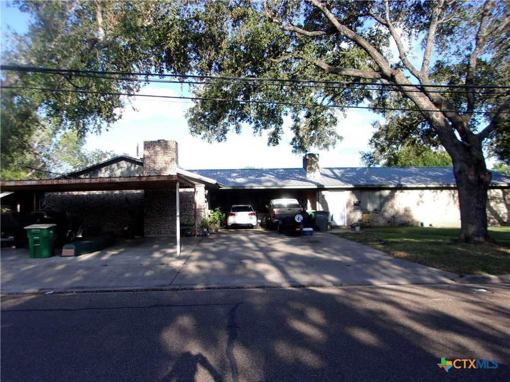 photo 1: 1802 Lawndale Avenue, Victoria TX 77901