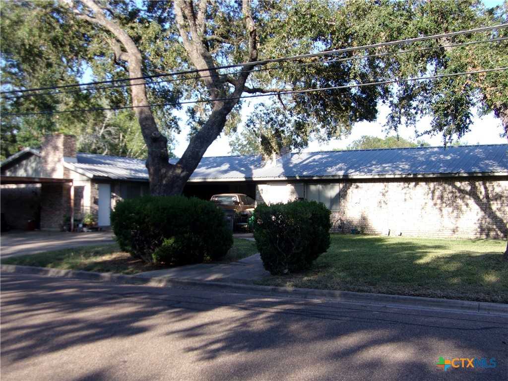 photo 2: 1802 Lawndale Avenue, Victoria TX 77901