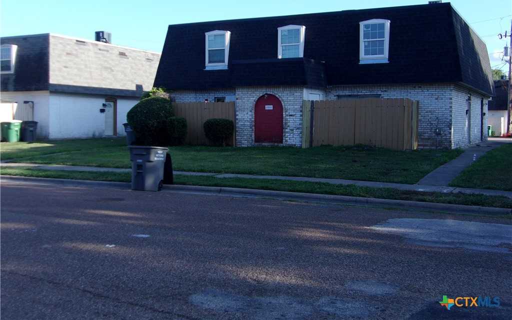 photo 2: 1801 Lawndale Avenue, Victoria TX 77901