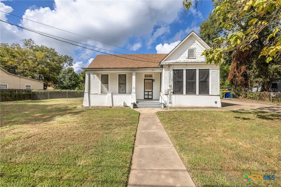 photo 1: 1125 Saint Peter Street, Gonzales TX 78629