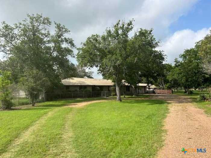 photo 1: 890 N State Highway 95, Yoakum TX 77995