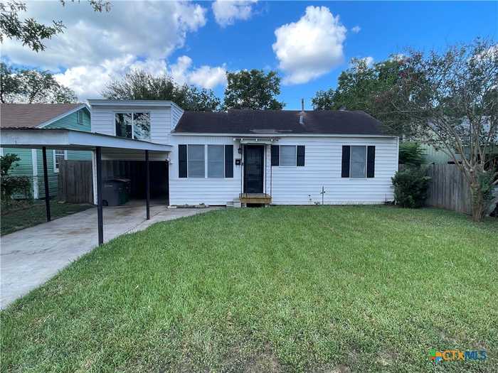 photo 1: 1512 E Mimosa Avenue, Victoria TX 77901