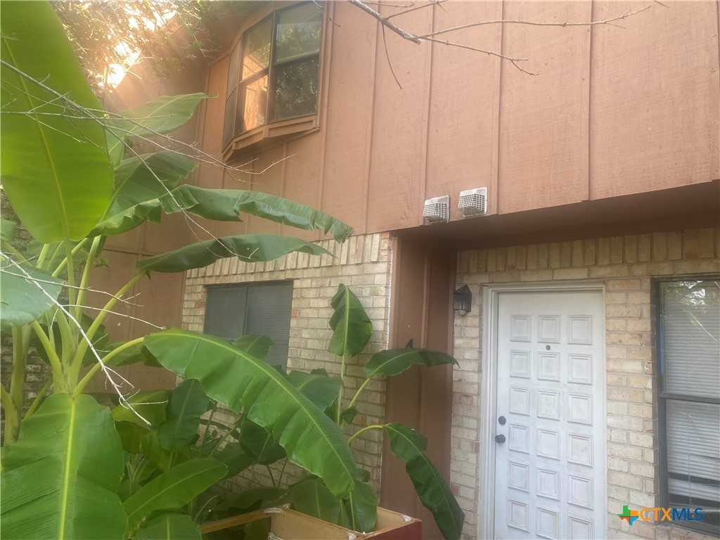 photo 1: 207 Palmwood Drive Unit 4, Victoria TX 77901