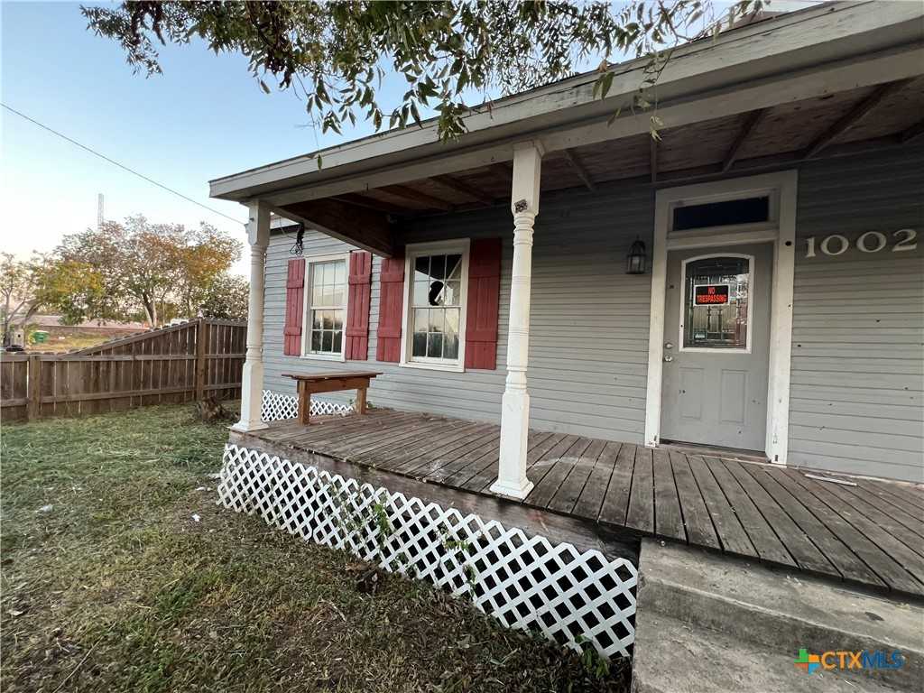 photo 2: 1002 E Commercial Street, Victoria TX 77901