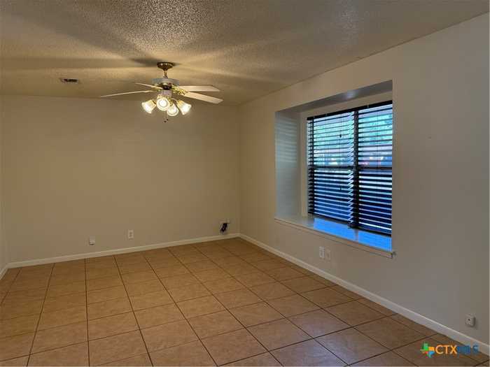 photo 2: 1721 Bonham Drive, Victoria TX 77901