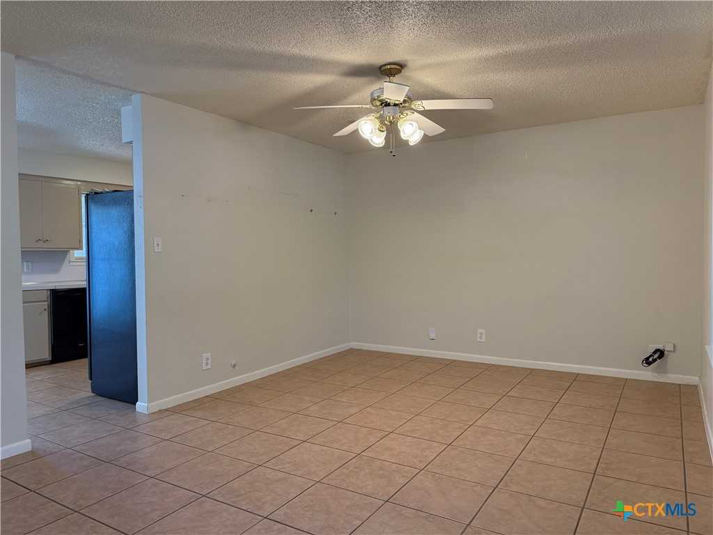 photo 3: 1721 Bonham Drive, Victoria TX 77901