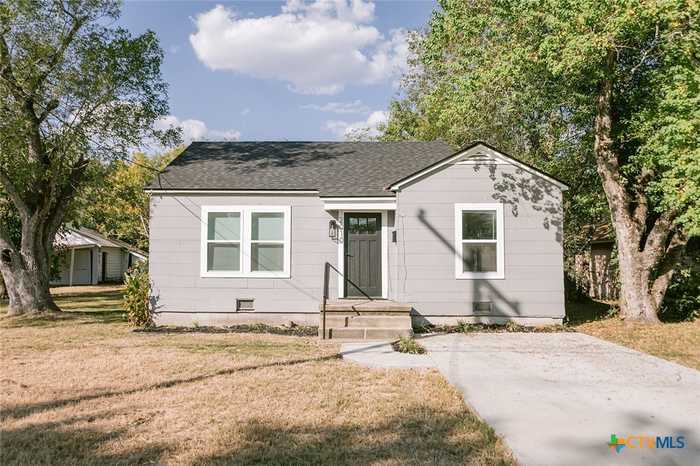 photo 1: 2010 E Power Avenue, Victoria TX 77901