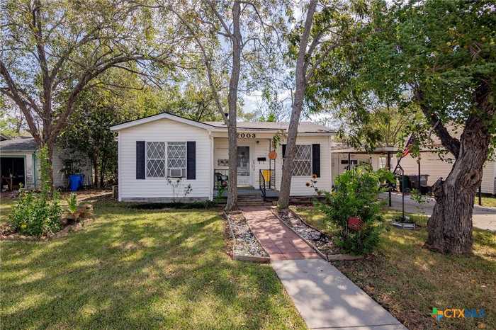 photo 1: 2003 Avondale Street, Victoria TX 77901