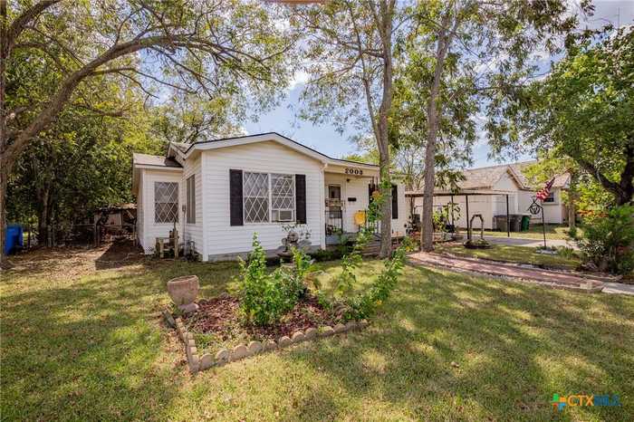 photo 2: 2003 Avondale Street, Victoria TX 77901