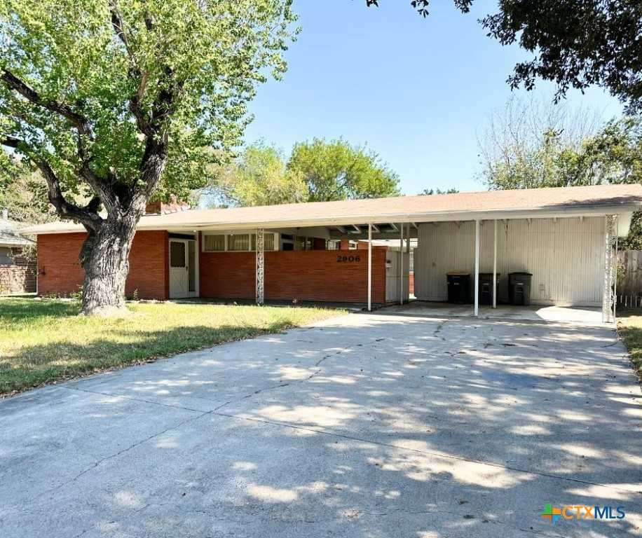 photo 1: 2906 Arroyo Drive, Victoria TX 77901