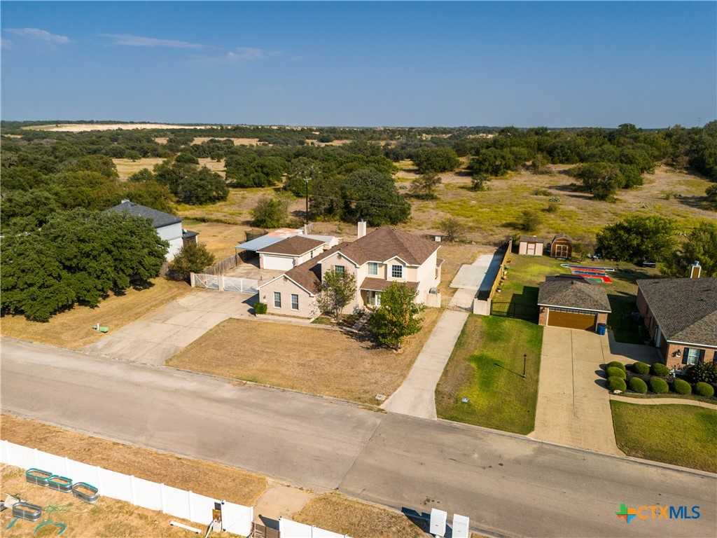 photo 1: 359 Crossland Drive, Killeen TX 76543