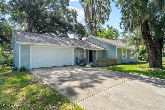 photo 2: 366 Bent Oak Drive, Port Orange FL 32127