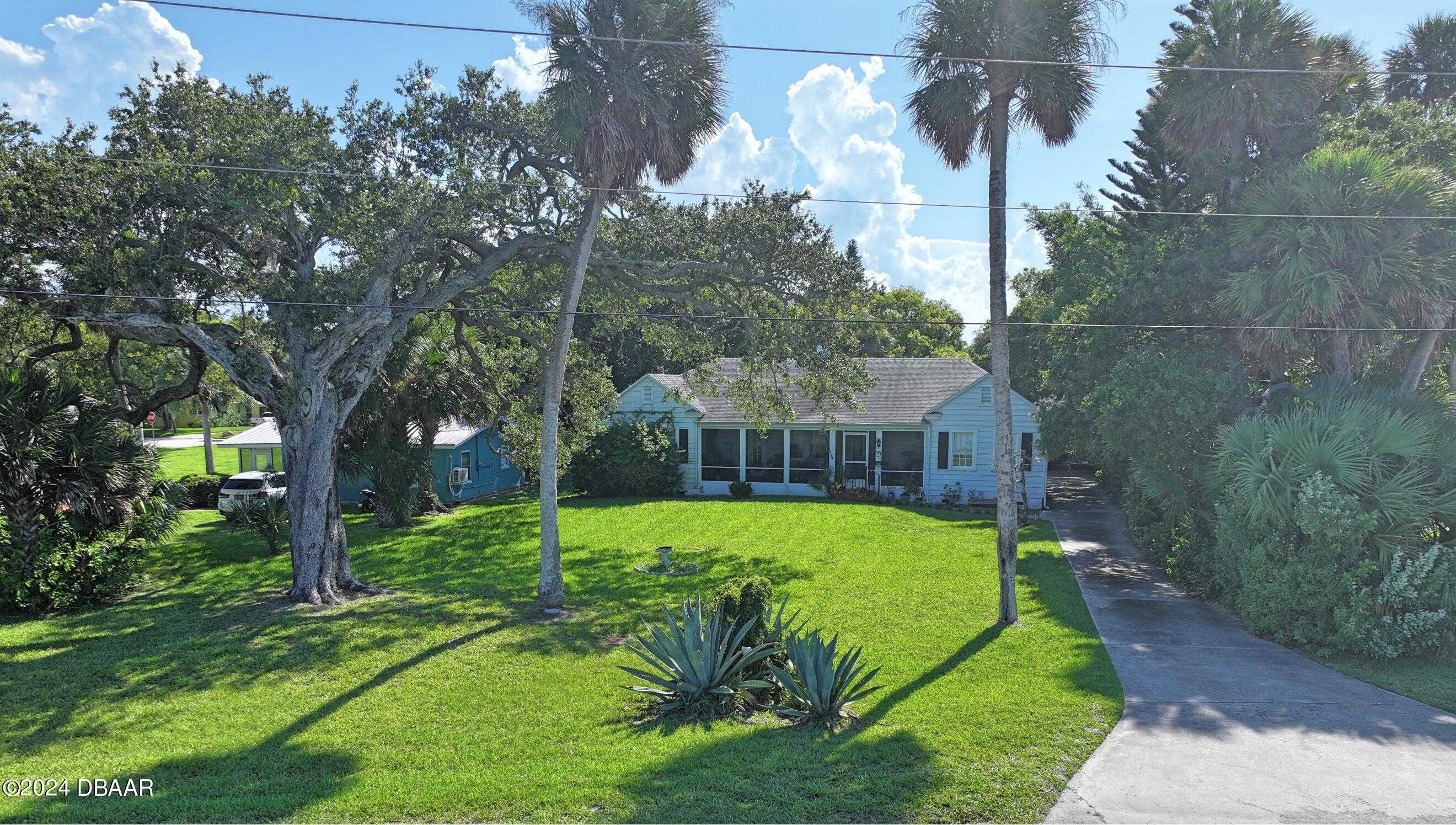 photo 2: 514 S Beach Street, Ormond Beach FL 32174