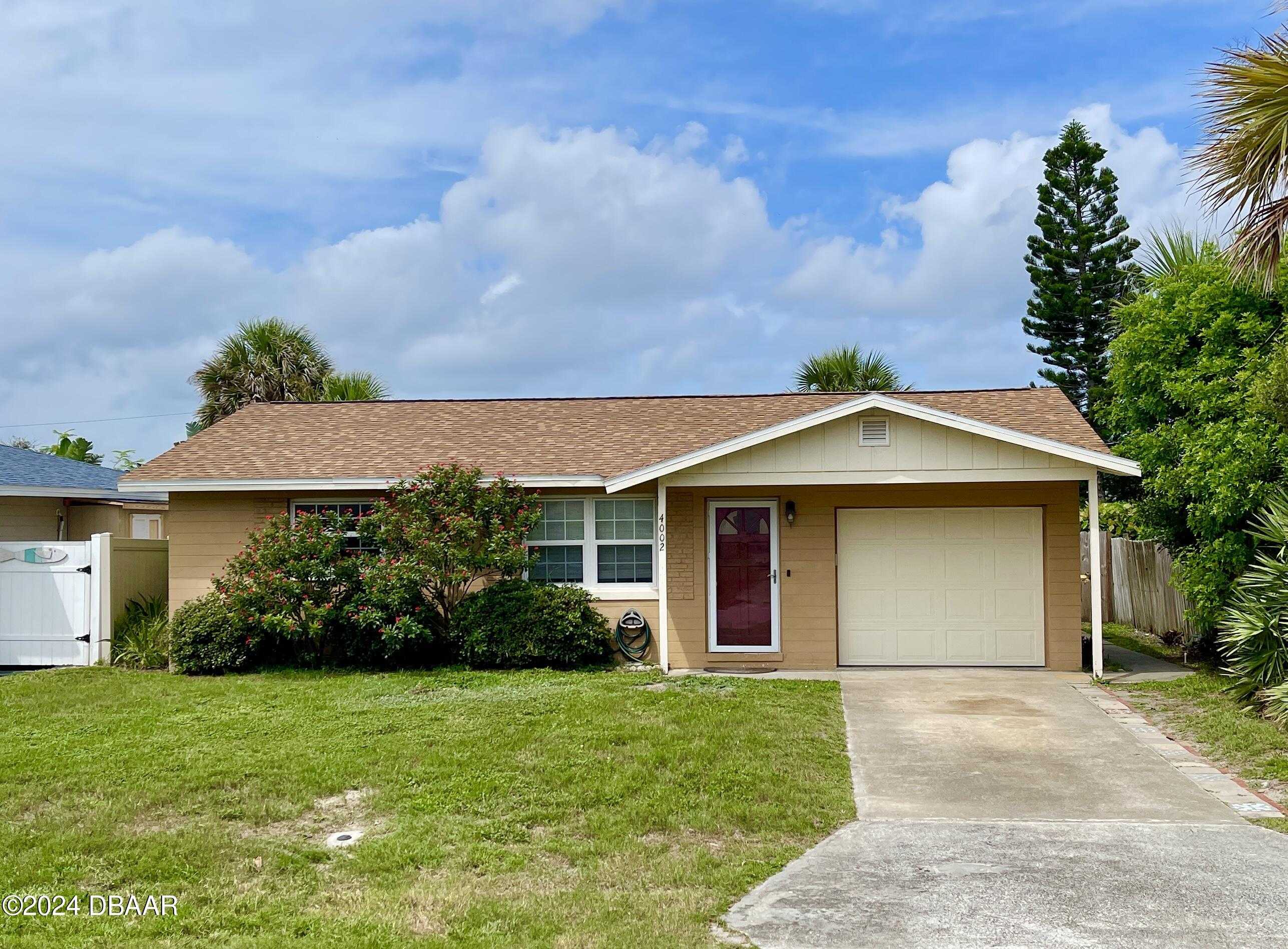 photo 1: 4002 Oriole Avenue, Port Orange FL 32127