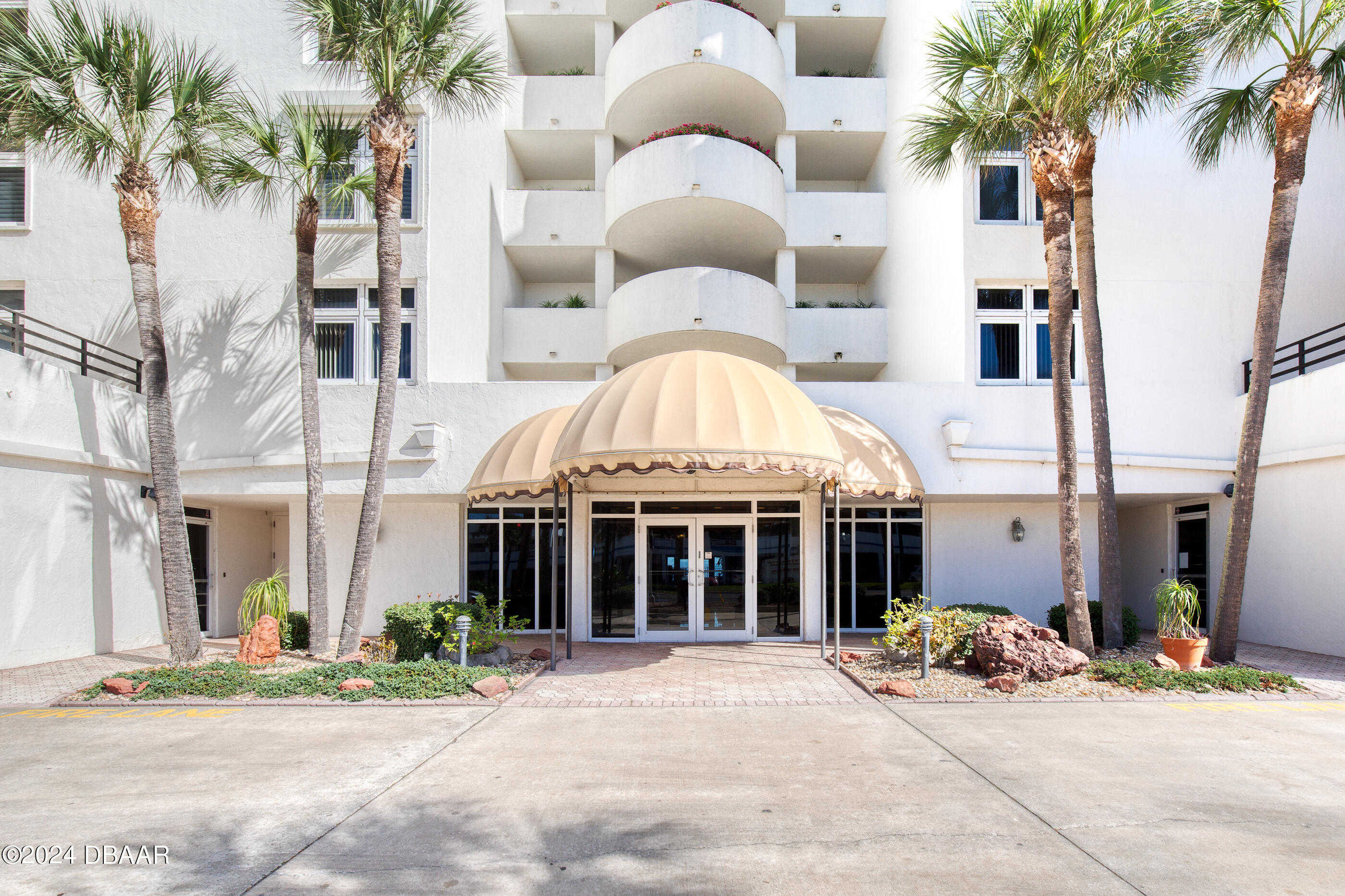 photo 3: 395 S Atlantic Avenue Unit 301, Ormond Beach FL 32176