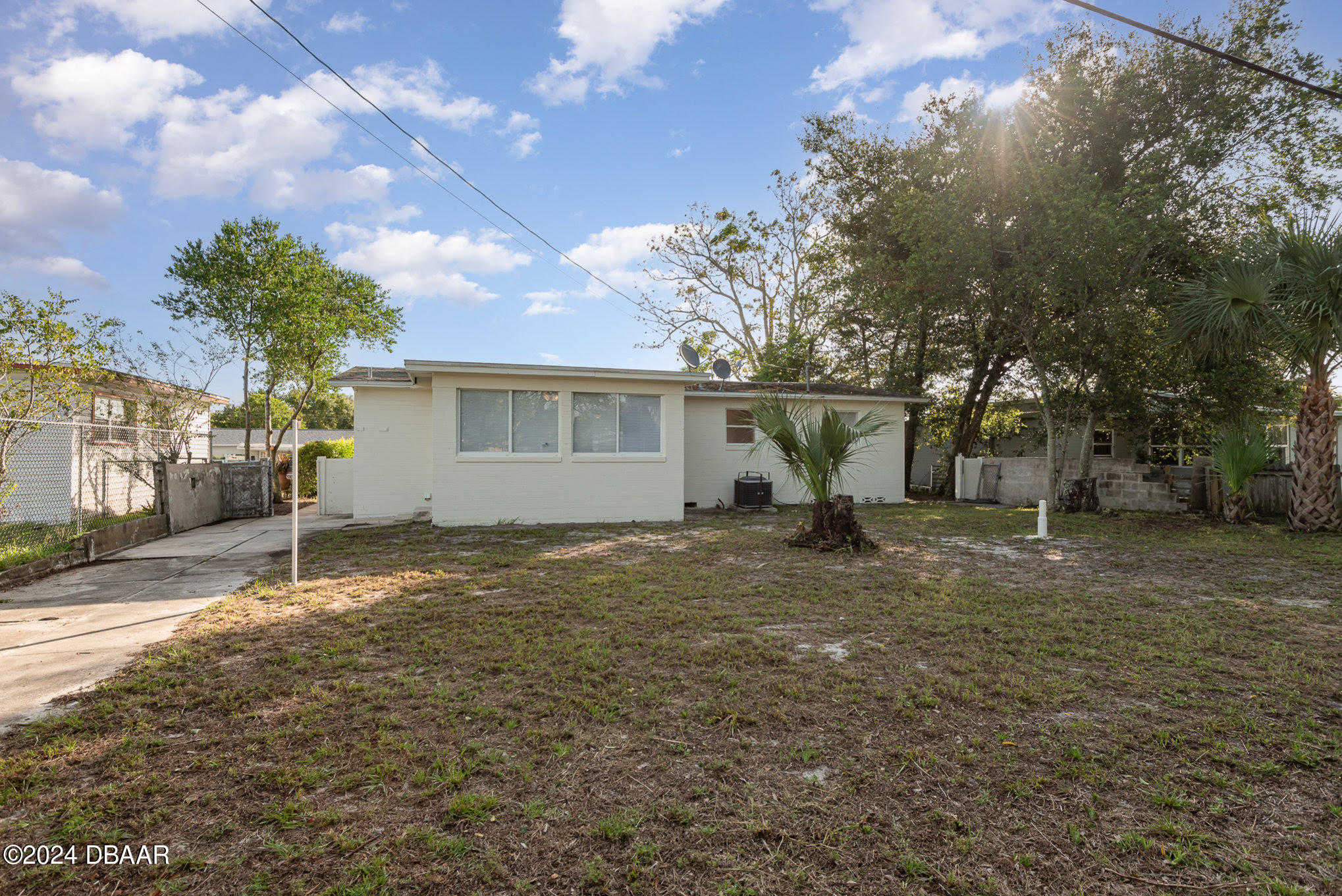 photo 2: 944 Berkshire Road, Daytona Beach FL 32117